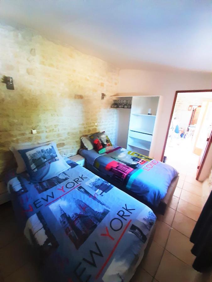 Escale Au Clos Saint Martin De Juillers Gites Et Chambres D'Hotes المظهر الخارجي الصورة
