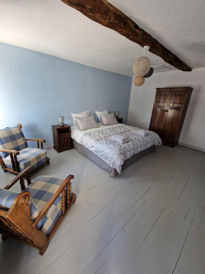 Escale Au Clos Saint Martin De Juillers Gites Et Chambres D'Hotes المظهر الخارجي الصورة